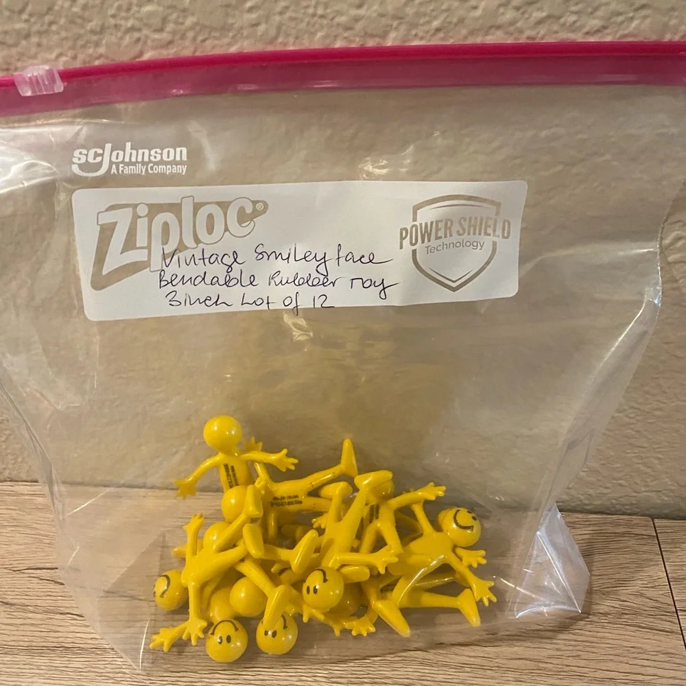 Vintage smiley face yellow rubber toy lot of 12 - Picture 1 of 7